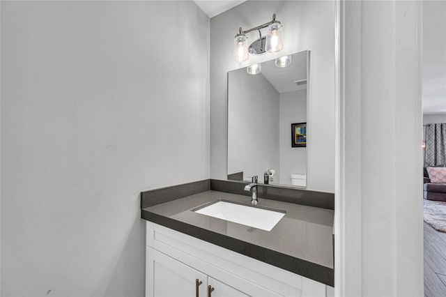 808 NE 15th Ave, Fort Lauderdale, FL 33304