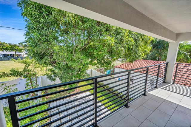 808 NE 15th Ave, Fort Lauderdale, FL 33304