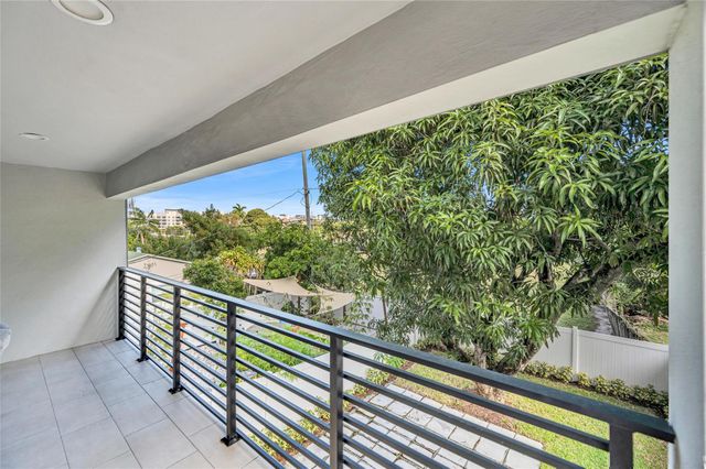 808 NE 15th Ave, Fort Lauderdale, FL 33304