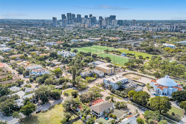 808 NE 15th Ave, Fort Lauderdale, FL 33304