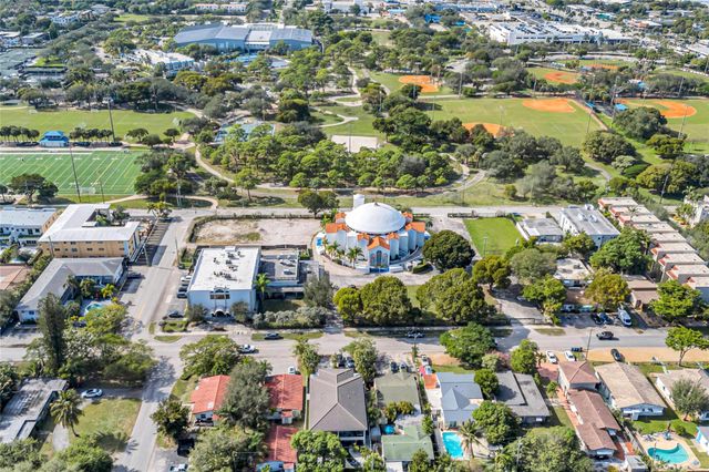 808 NE 15th Ave, Fort Lauderdale, FL 33304