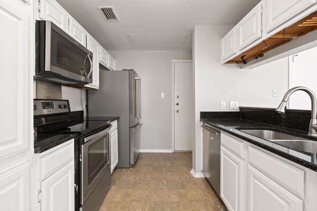 5619 Preston Oaks Road 303, Dallas, TX 75254