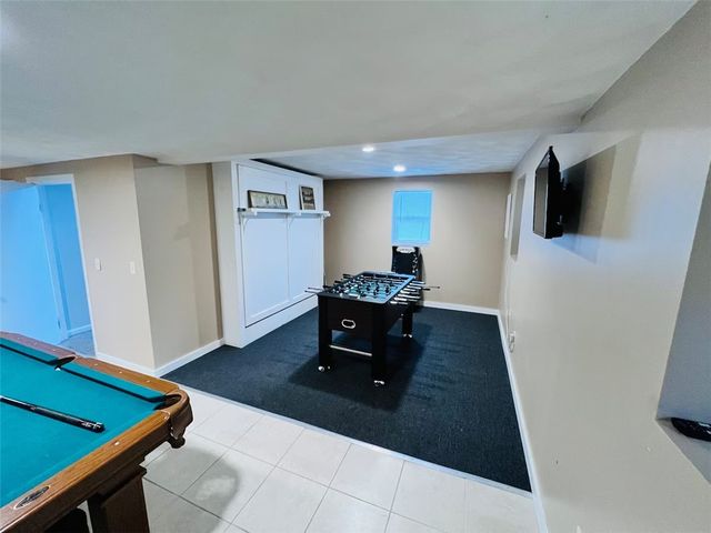 60 Madison Avenue, Portsmouth, RI 02872