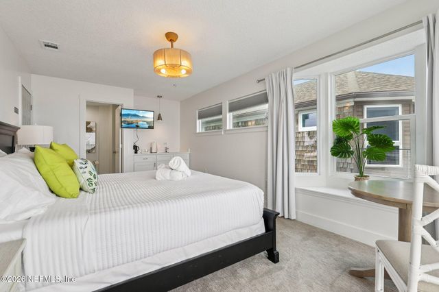 11 19TH Avenue N, Jacksonville Beach, FL 32250