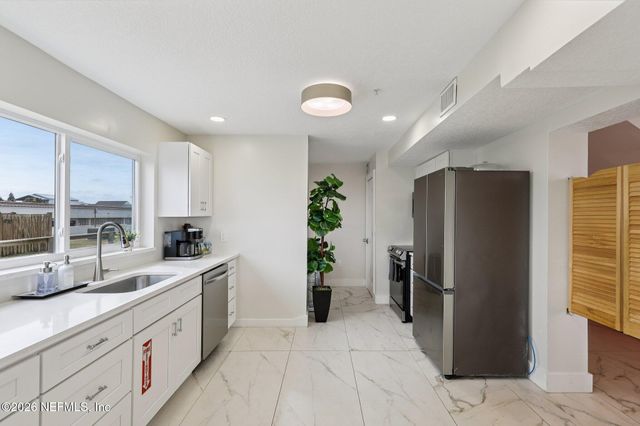 11 19TH Avenue N, Jacksonville Beach, FL 32250