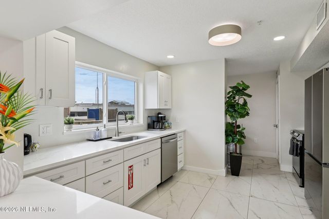 11 19TH Avenue N, Jacksonville Beach, FL 32250