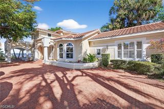 2878 Valencia WAY, Fort Myers, FL 33901