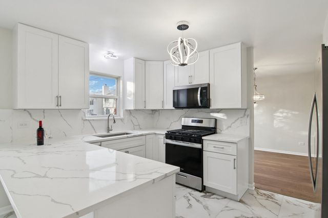 1867 Lake Shore Drive, Romeoville, IL 60446