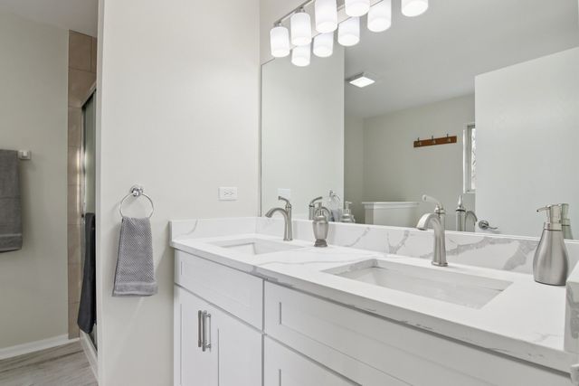 1867 Lake Shore Drive, Romeoville, IL 60446