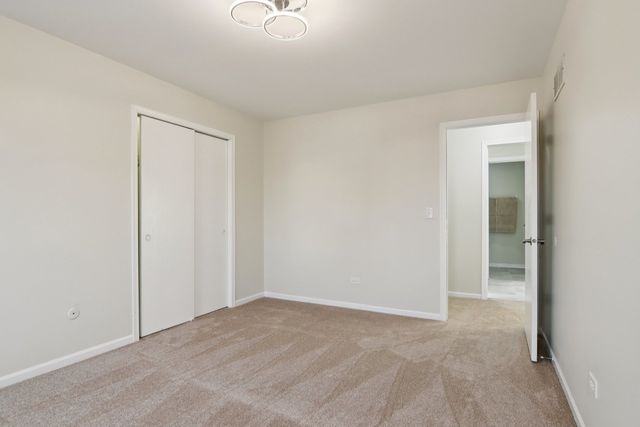 1867 Lake Shore Drive, Romeoville, IL 60446