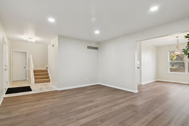 1867 Lake Shore Drive, Romeoville, IL 60446