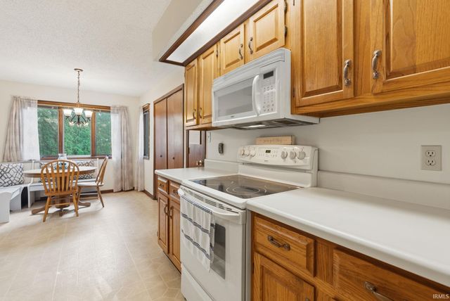 3824 Finchley Court, Fort Wayne, IN 46815