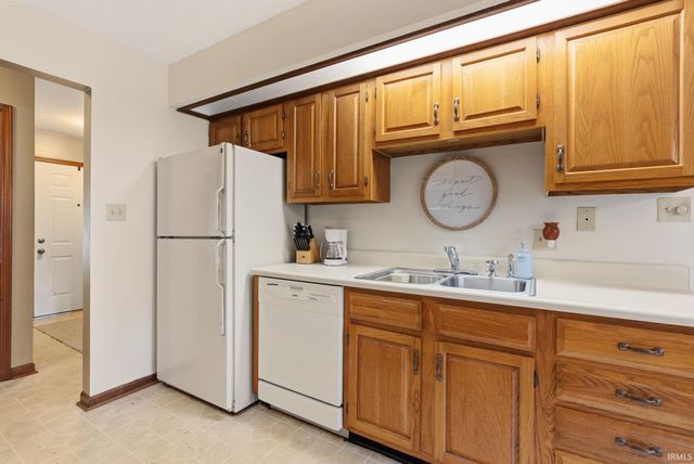 3824 Finchley Court, Fort Wayne, IN 46815