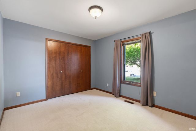 3824 Finchley Court, Fort Wayne, IN 46815