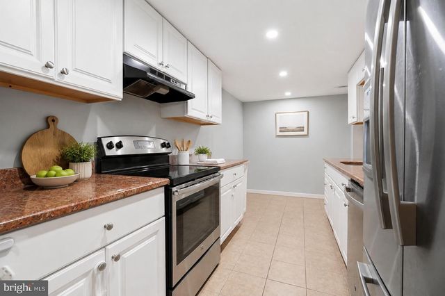 83 ANDOVER DR, Langhorne, PA 19047