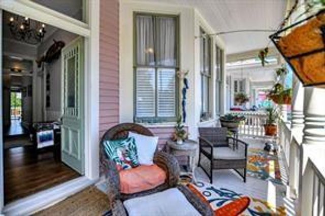 1606 Avenue L, Galveston, TX 77550