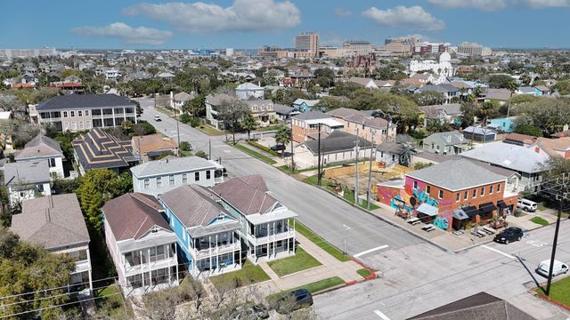 1606 Avenue L, Galveston, TX 77550