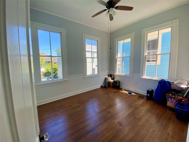 1606 Avenue L, Galveston, TX 77550