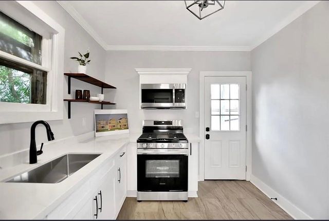 1606 Avenue L, Galveston, TX 77550