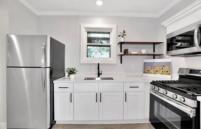 1606 Avenue L, Galveston, TX 77550