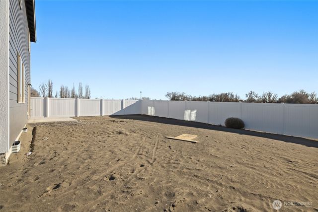 4235 W Sandy Court, Moses Lake, WA 98837