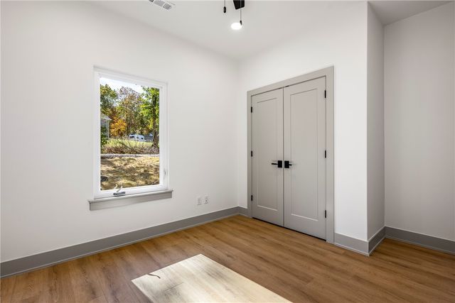 19 Crawley Lane, Bella Vista, AR 72714