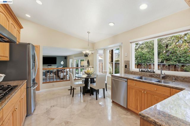 3593 Whitehall Ct, Pleasanton, CA 94588