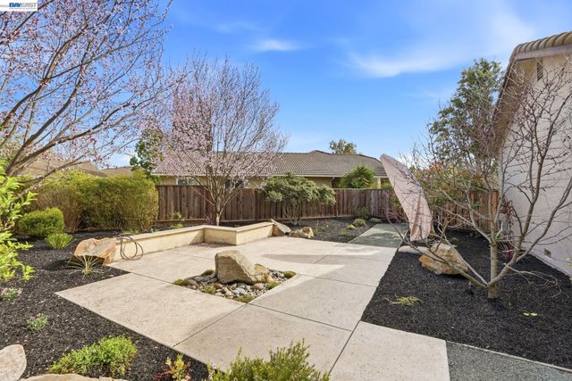 3593 Whitehall Ct, Pleasanton, CA 94588