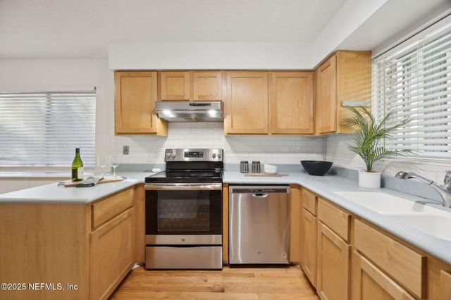 181 SYLVAN Drive, Atlantic Beach, FL 32233