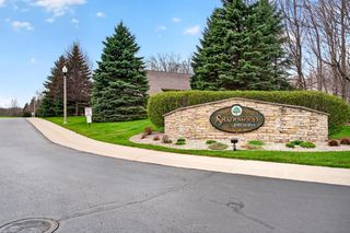1015 Shadowood CIRCLE #3, West Bend, WI 53095