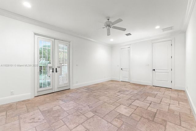 12483 Grand Oaks Dr, Davie, FL 33330