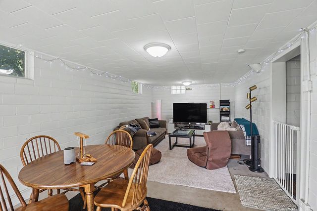 3225 Mahaska Avenue, Des Moines, IA 50317