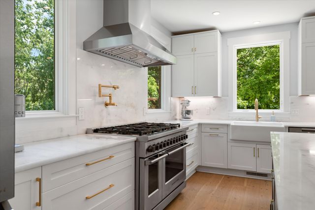 7061 Willowick Dr, Brentwood, TN 37027