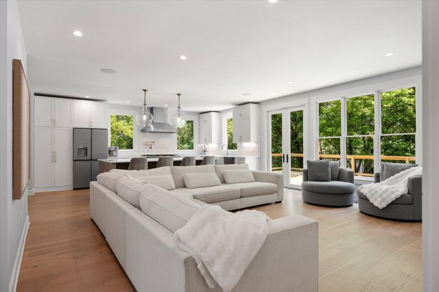 7061 Willowick Dr, Brentwood, TN 37027