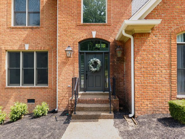 7061 Willowick Dr, Brentwood, TN 37027