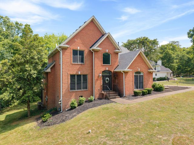 7061 Willowick Dr, Brentwood, TN 37027