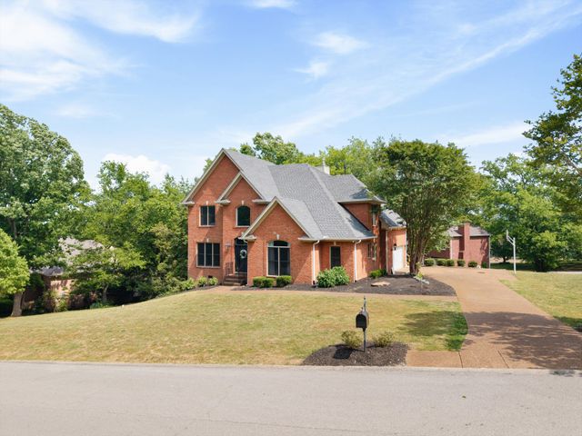 7061 Willowick Dr, Brentwood, TN 37027