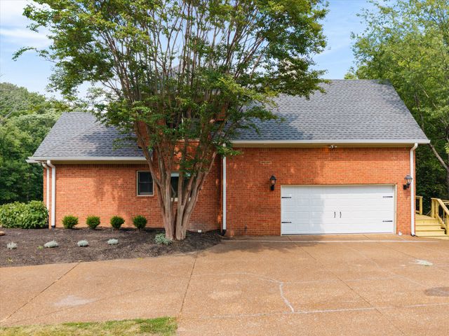 7061 Willowick Dr, Brentwood, TN 37027