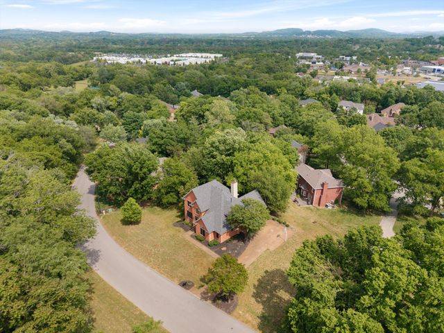 7061 Willowick Dr, Brentwood, TN 37027