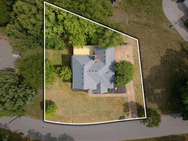 7061 Willowick Dr, Brentwood, TN 37027