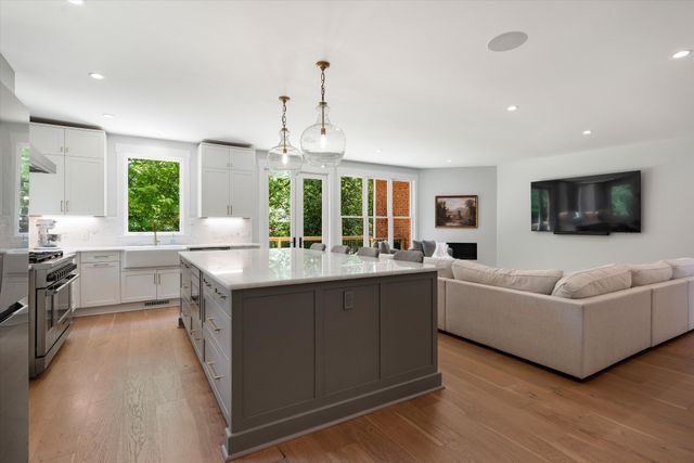 7061 Willowick Dr, Brentwood, TN 37027