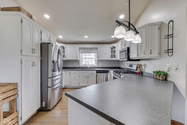 6125 E Edgewood, Indianapolis, IN 46237