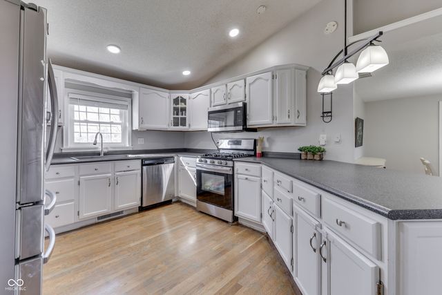 6125 E Edgewood, Indianapolis, IN 46237