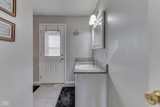 6125 E Edgewood, Indianapolis, IN 46237