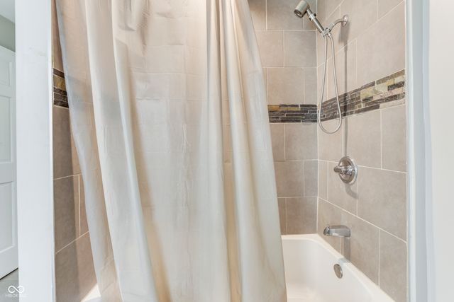 6125 E Edgewood, Indianapolis, IN 46237