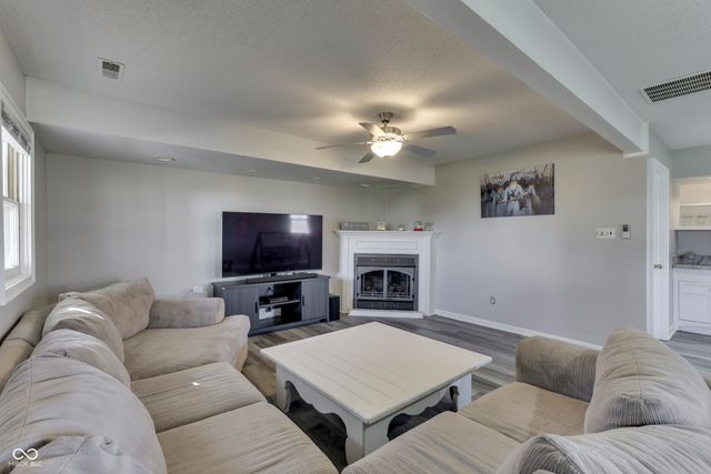 6125 E Edgewood, Indianapolis, IN 46237