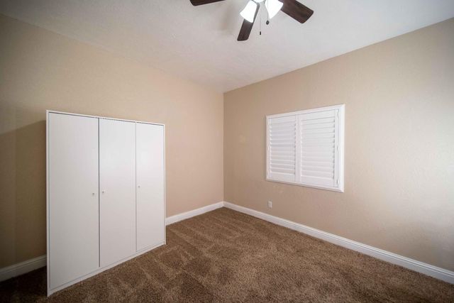 1834 Young, Selma, CA 93662