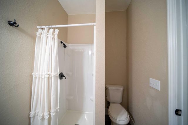 1834 Young, Selma, CA 93662