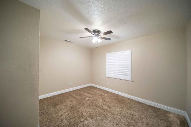 1834 Young, Selma, CA 93662