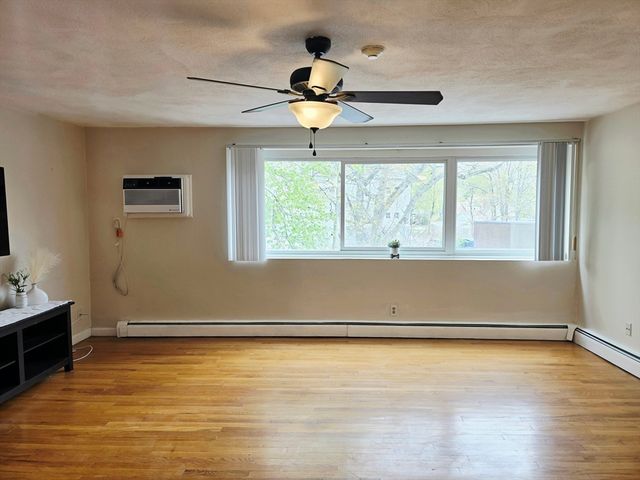31 Jones Ter 22, Stoughton, MA 02072